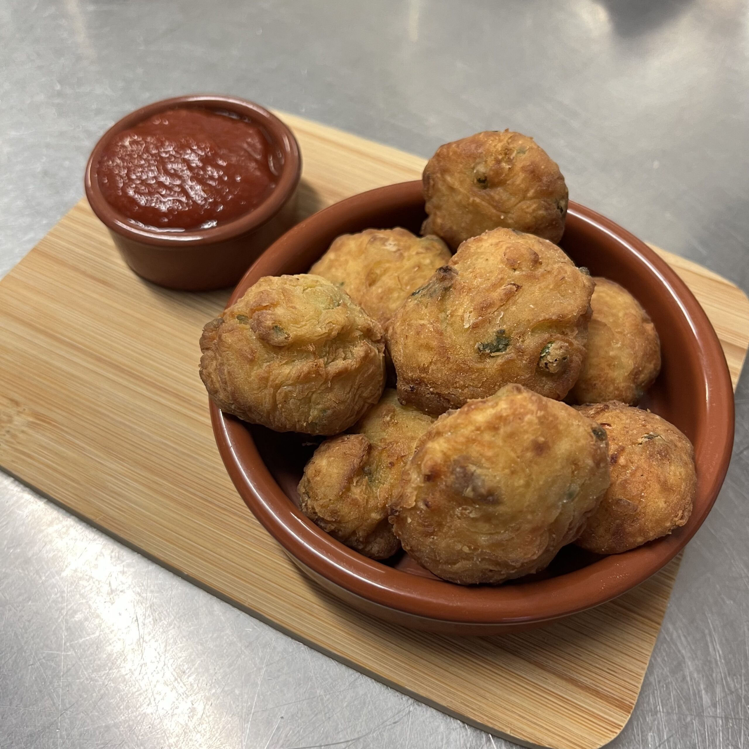 Chez MéMé - Restaurant à Villefontaine, Restaurant traditionnel à Villefontaine, Salon de thé à Villefontaine, Bar ambiance DJ à Villefontaine, Location de salle en nord-Isère